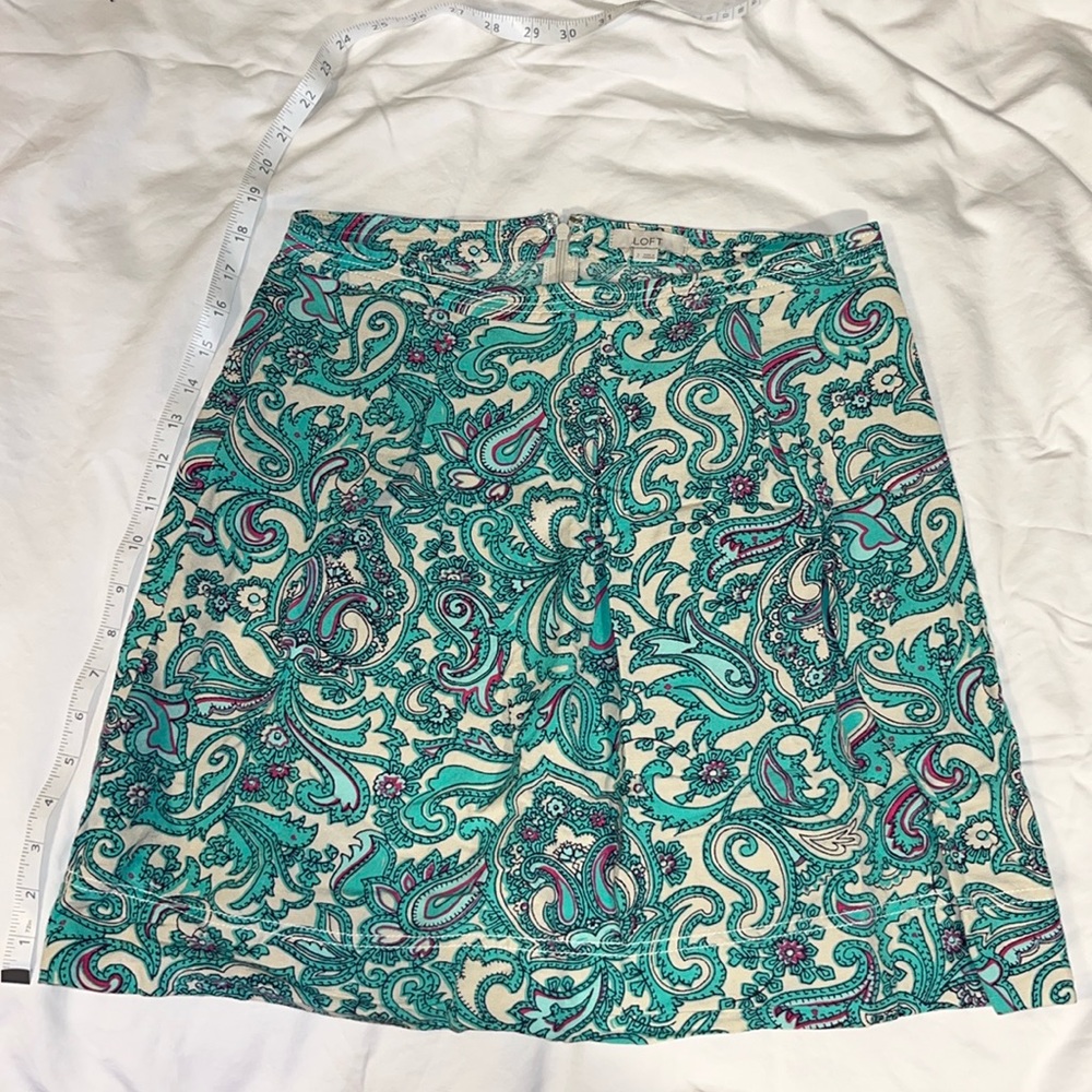 Loft higher waist pattern skirt